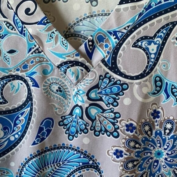 Paisley Print Womens V-Neck Scrub Top With Pockets 100% Cotton Short Sleeves Blu - Picture 3 of 8